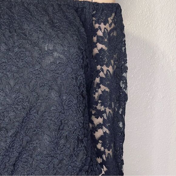 Elan Long Lace Sleeve Blouse Black Sheer Sleeves and Back Elastic Waist Large - Picture 3 of 9